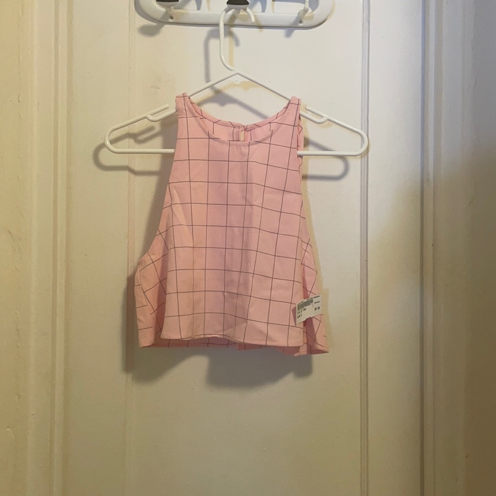 NWT brand new, never worn, Pink crop top, no tag